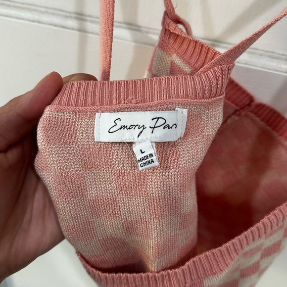 Top - Picture 3 of 3